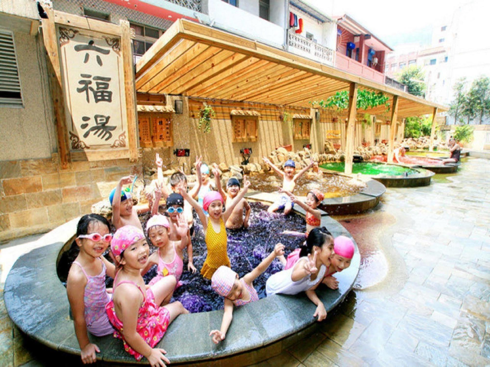 Chuang-Tang Spring Spa Hotel - Deyang Jiaoxi Exterior foto